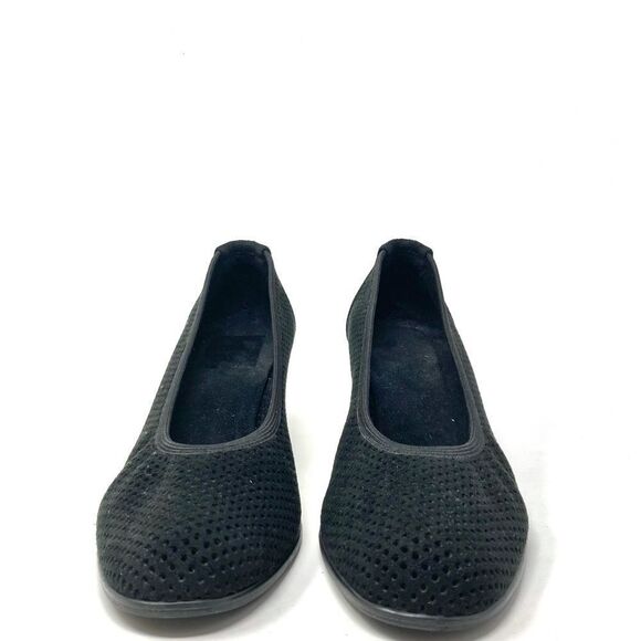 STUART Weitzman Black Perforated Suede Kitten Heels Size 8.5 - Picture 4 of 8
